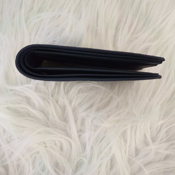 SOLD! BNWT LV Monogram Shadow Multiple Wallet in Rare Navy (Full Inclusion) - Picture 10 of 16